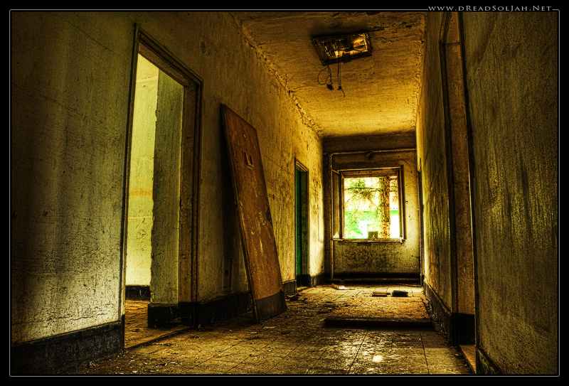 hallway_web_001