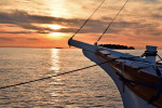 Boot-im-Sonnenuntergang-Rovinj-web