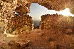 Kleine Strandhöhle auf Malta